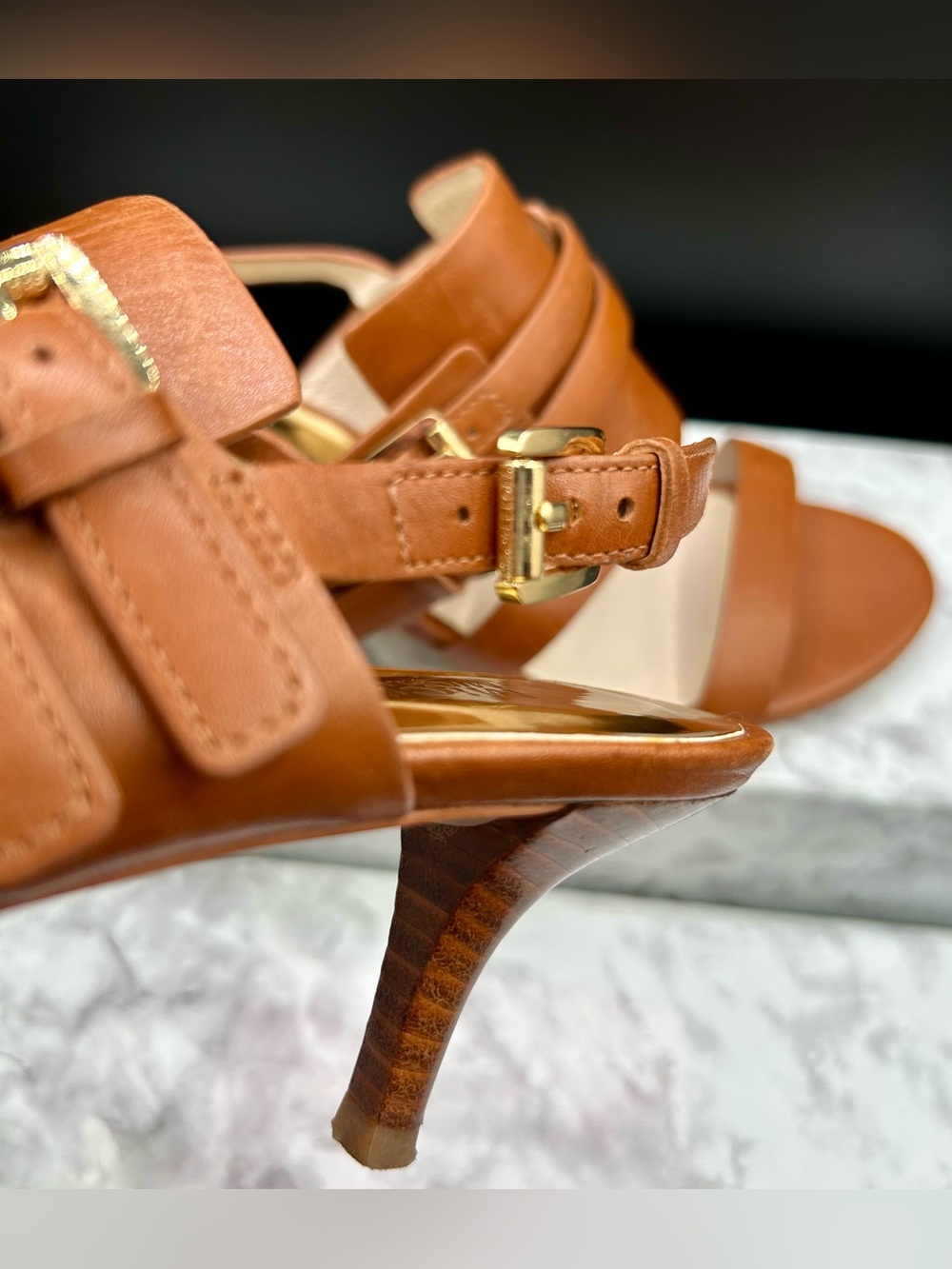 MICHAEL MICHAEL KORS Tan Leather Strappy Heels Gold Buckle Hardware. Size 6.5 - Picture 11 of 15